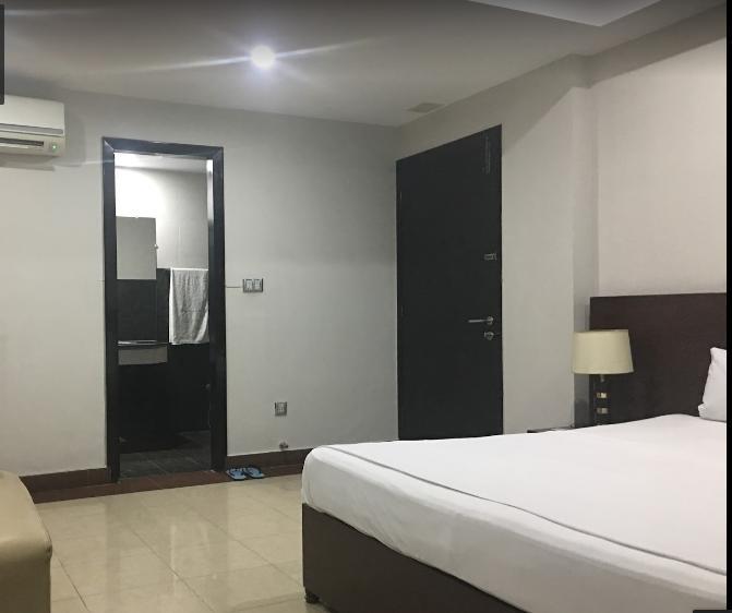 Hotel Multan Continental Kültér fotó