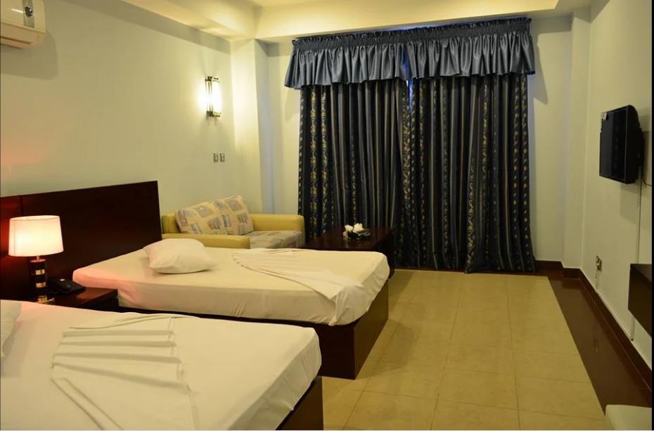Hotel Multan Continental Kültér fotó