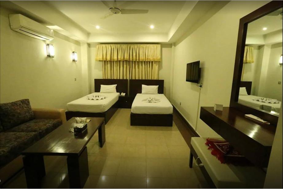 Hotel Multan Continental Kültér fotó